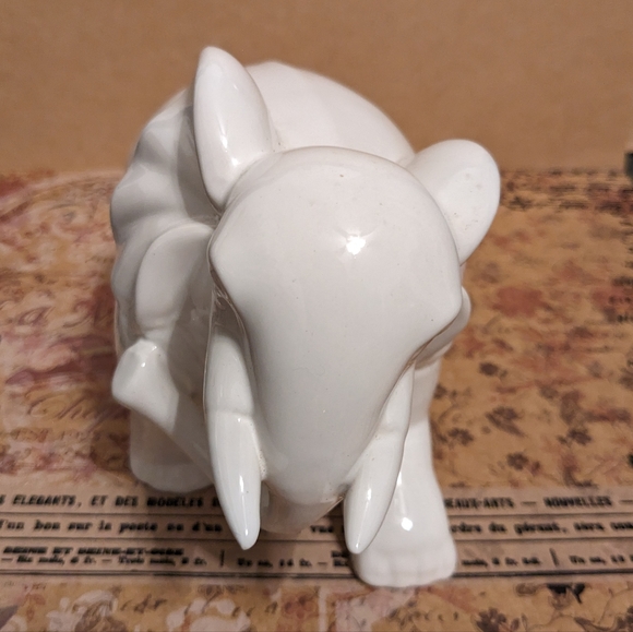 Vintage White Porcelain Elephant Figurine/5” Tall/Unmarked/Fine Quality/EUC - Picture 3 of 6